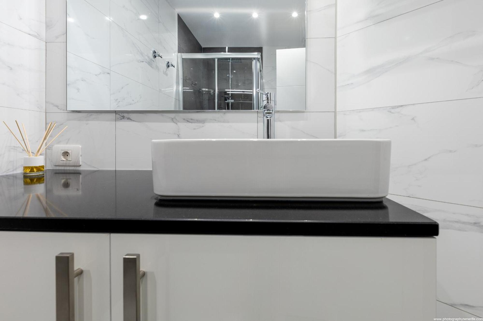 Great Location 1 Bedroom Apartment アデヘ エクステリア 写真
