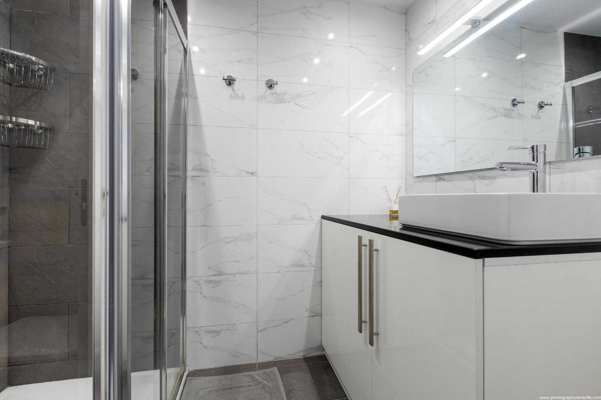 Great Location 1 Bedroom Apartment アデヘ エクステリア 写真